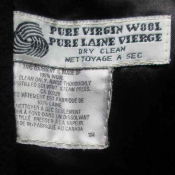 Women's Black 100% Wool Coat Size 16 - In good condition, missing front buttons - Picture 4 of 10